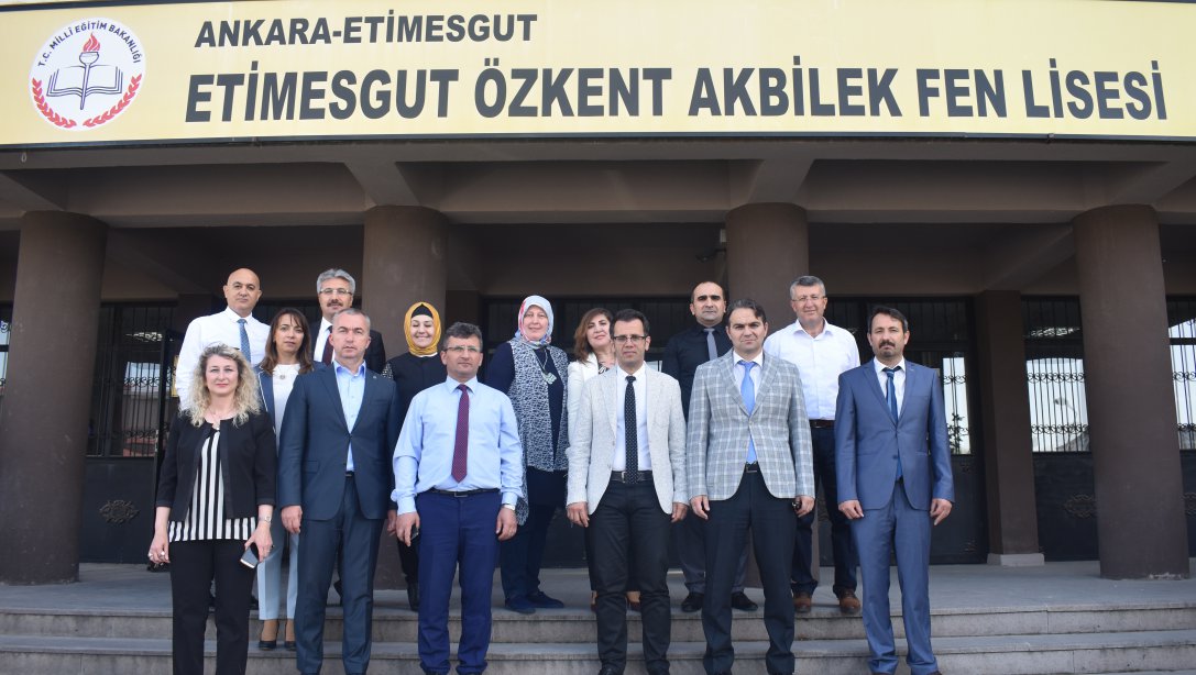 Ortaöğretim Genel Müdürlüğü yöneticileri Ankara ili, Etimesgut ilçesinde bulunan Tasarım-Beceri Atölyelerinde incelemede bulundu.