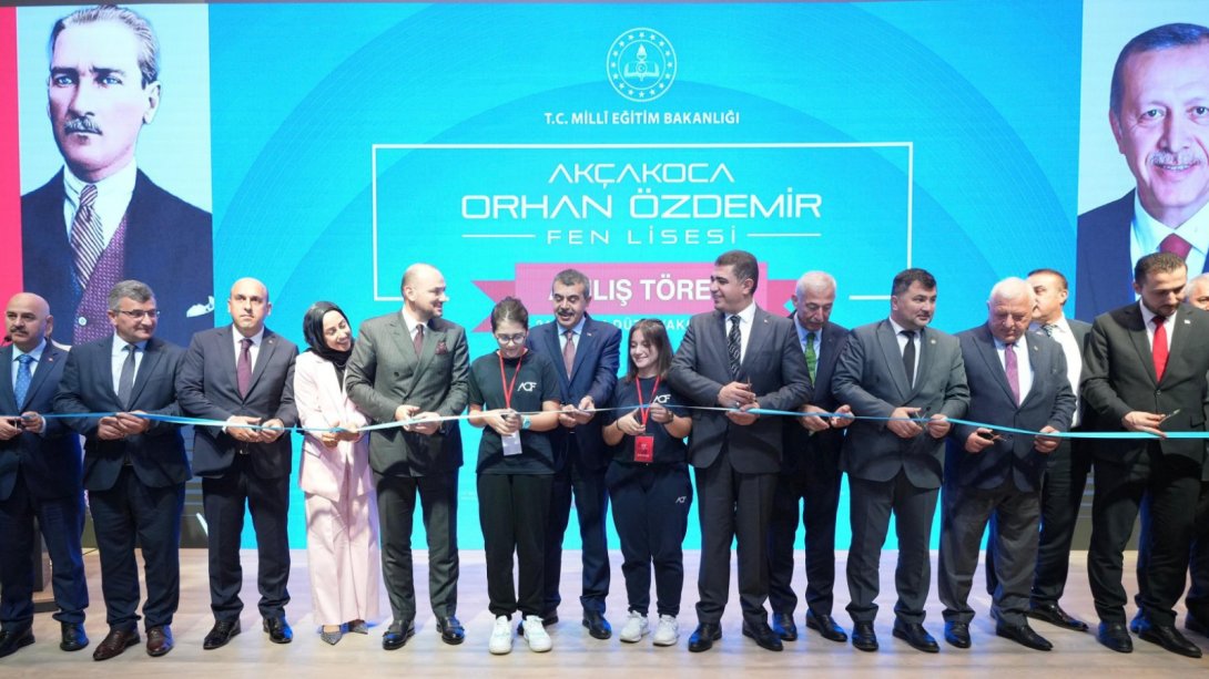 AKÇAKOCA ORHAN ÖZDEMİR FEN LİSESİ'NDEKİ EĞİTİM ORTAMLARININ GELİŞTİRİLMESİNE YÖNELİK İŞ BİRLİĞİ PROTOKOLÜ İMZALANDI