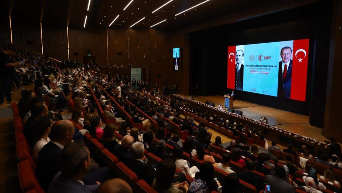 I. ULUSLARARASI EĞİTİM KONGRESİ BAŞLADI